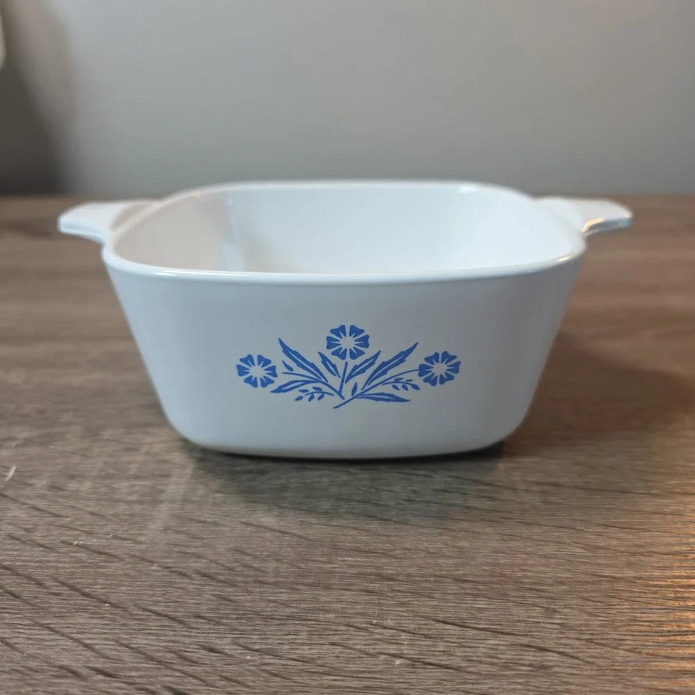 Corning Ware Blue Cornflower P-43-B 22 oz Square Casserole Dish Vintage USA